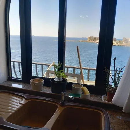 Seafront Apartment Marsaskala